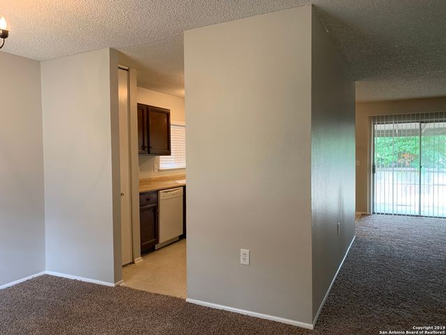 5931 kissing oak, San Antonio, TX 78247