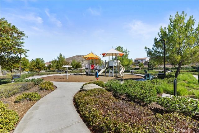 24174 Carnation, Lake Elsinore, CA 92532