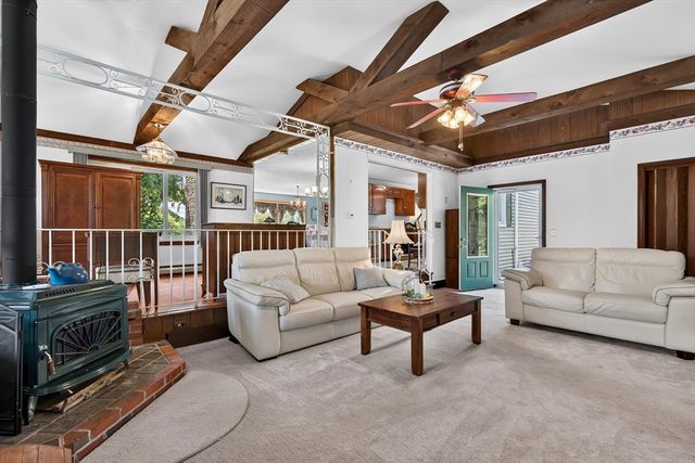 96 Sunrise Ave, Leominster, MA 01453