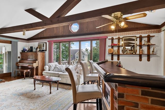 96 Sunrise Ave, Leominster, MA 01453