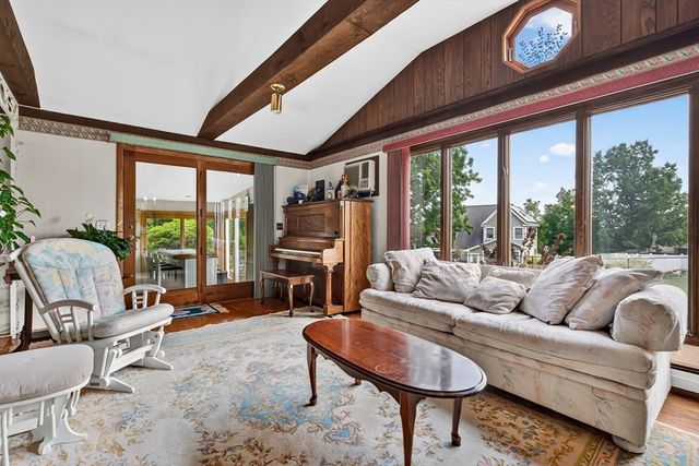 96 Sunrise Ave, Leominster, MA 01453