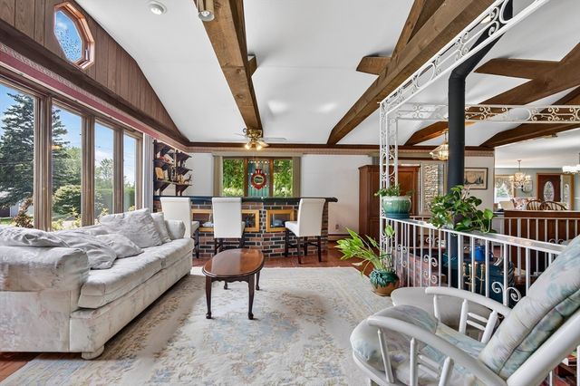96 Sunrise Ave, Leominster, MA 01453