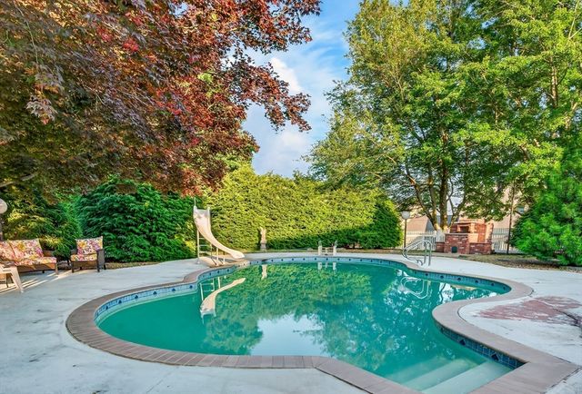 96 Sunrise Ave, Leominster, MA 01453