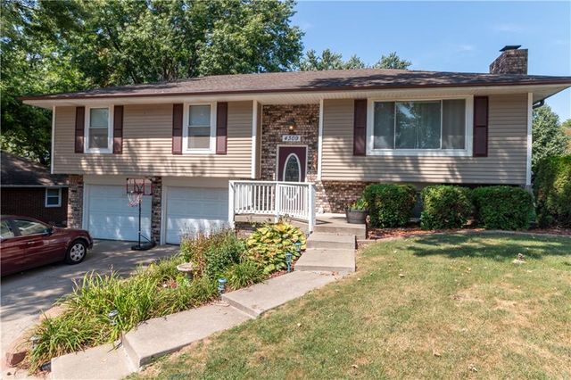 4309 S Stonecrest Circle, St Joseph, MO 64506