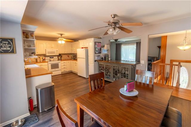 4309 S Stonecrest Circle, St Joseph, MO 64506