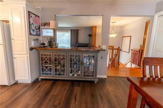 4309 S Stonecrest Circle, St Joseph, MO 64506