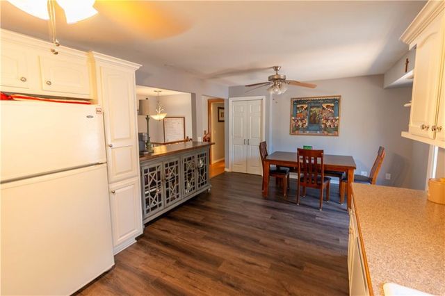 4309 S Stonecrest Circle, St Joseph, MO 64506