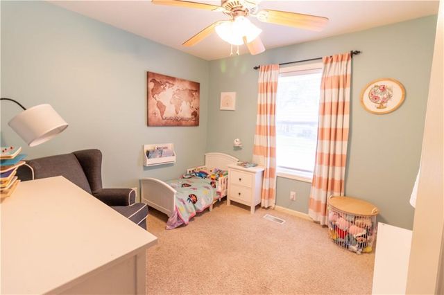 4309 S Stonecrest Circle, St Joseph, MO 64506