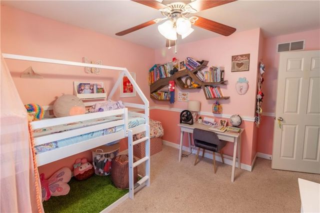 4309 S Stonecrest Circle, St Joseph, MO 64506