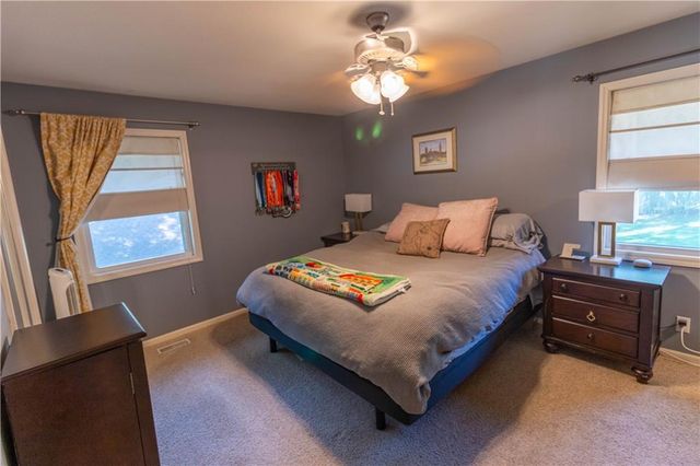 4309 S Stonecrest Circle, St Joseph, MO 64506