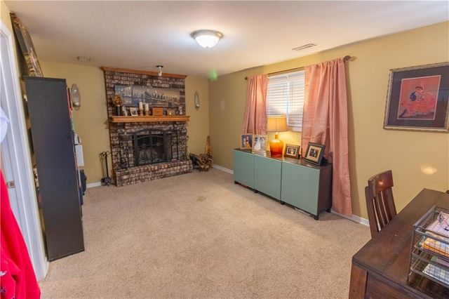 4309 S Stonecrest Circle, St Joseph, MO 64506