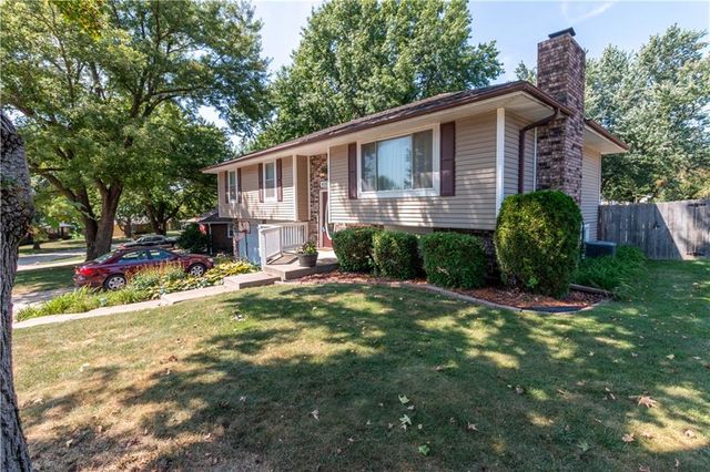 4309 S Stonecrest Circle, St Joseph, MO 64506