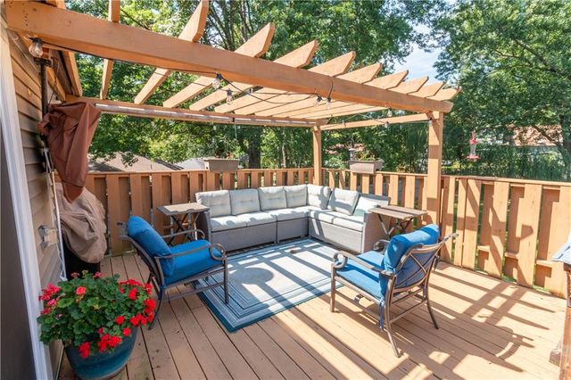 4309 S Stonecrest Circle, St Joseph, MO 64506