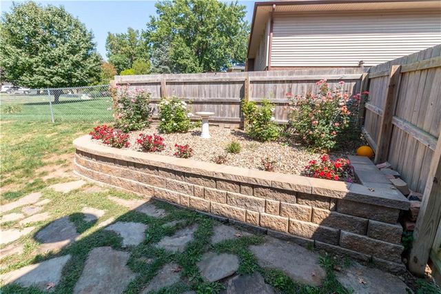 4309 S Stonecrest Circle, St Joseph, MO 64506