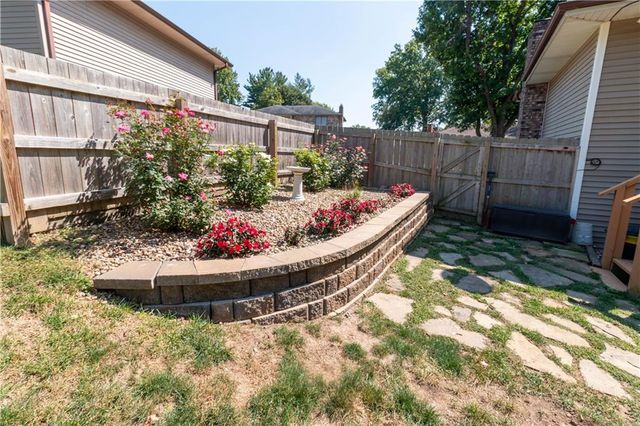 4309 S Stonecrest Circle, St Joseph, MO 64506
