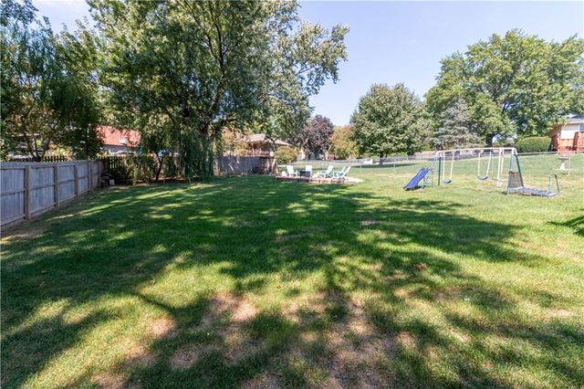 4309 S Stonecrest Circle, St Joseph, MO 64506