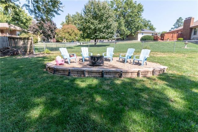 4309 S Stonecrest Circle, St Joseph, MO 64506