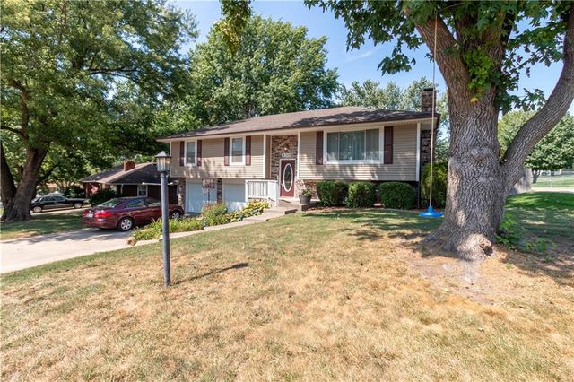 4309 S Stonecrest Circle, St Joseph, MO 64506