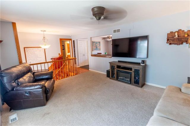 4309 S Stonecrest Circle, St Joseph, MO 64506