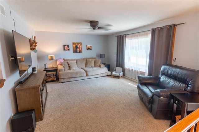 4309 S Stonecrest Circle, St Joseph, MO 64506