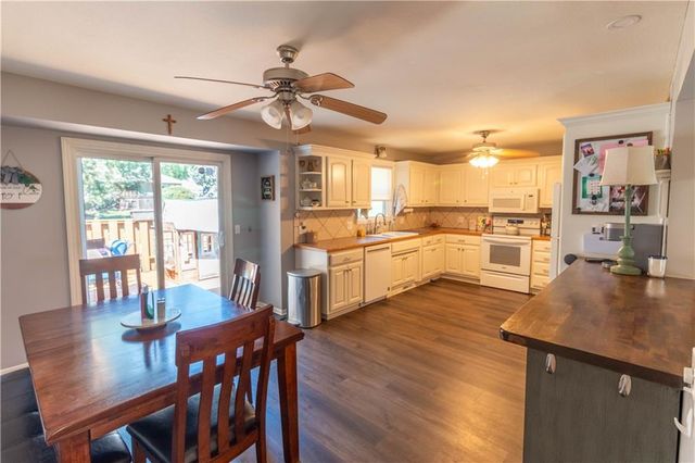 4309 S Stonecrest Circle, St Joseph, MO 64506