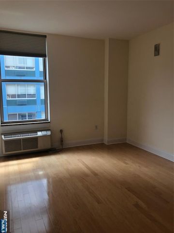 10 Regent Street 516, Jersey City, NJ 07302