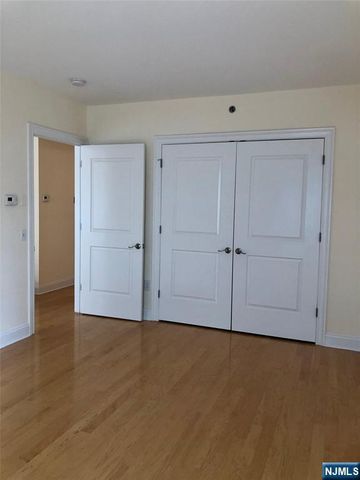 10 Regent Street 516, Jersey City, NJ 07302