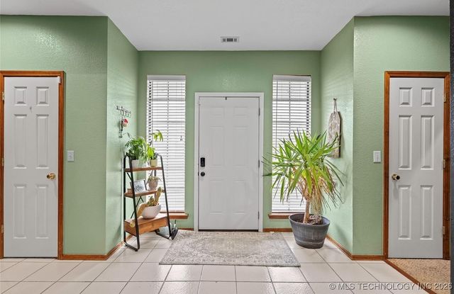 1507 Southern Hills Dr, Ardmore, OK 73401