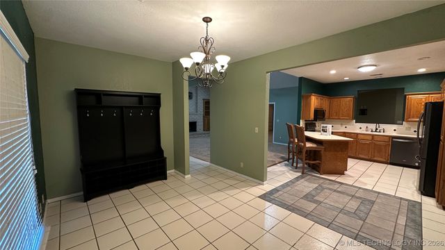 1507 Southern Hills Dr, Ardmore, OK 73401