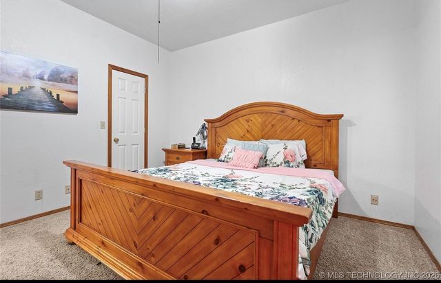 1507 Southern Hills Dr, Ardmore, OK 73401