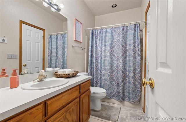 1507 Southern Hills Dr, Ardmore, OK 73401