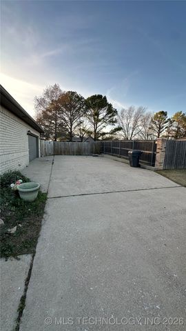 1507 Southern Hills Dr, Ardmore, OK 73401