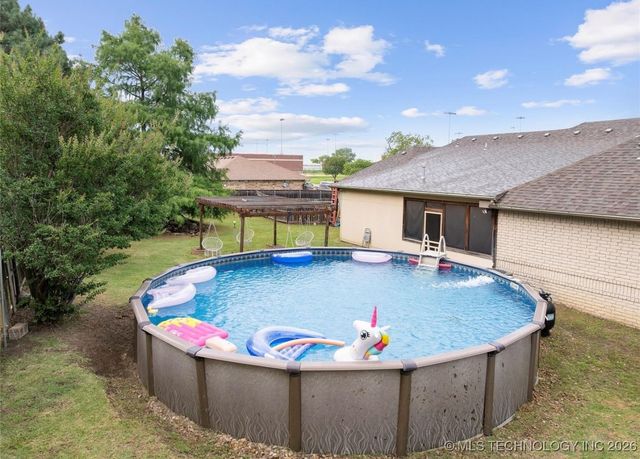 1507 Southern Hills Dr, Ardmore, OK 73401