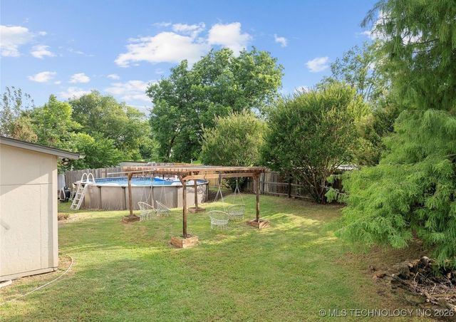 1507 Southern Hills Dr, Ardmore, OK 73401