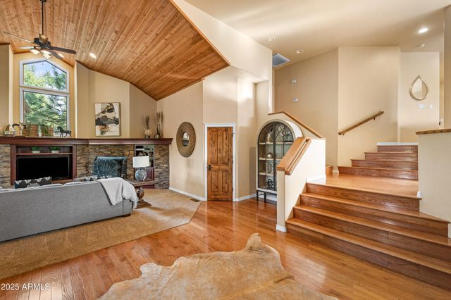 1018 N AMBERWOOD Street, Flagstaff, AZ 86004