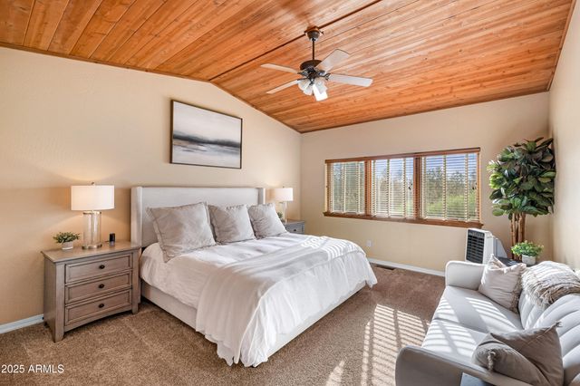 1018 N AMBERWOOD Street, Flagstaff, AZ 86004