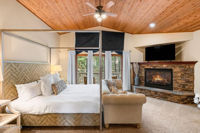 1018 N AMBERWOOD Street, Flagstaff, AZ 86004