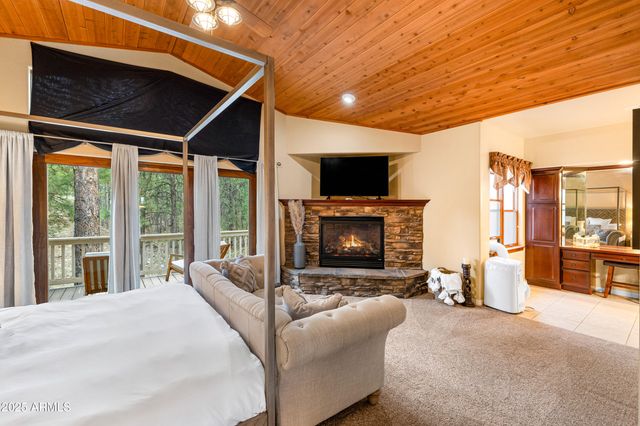 1018 N AMBERWOOD Street, Flagstaff, AZ 86004