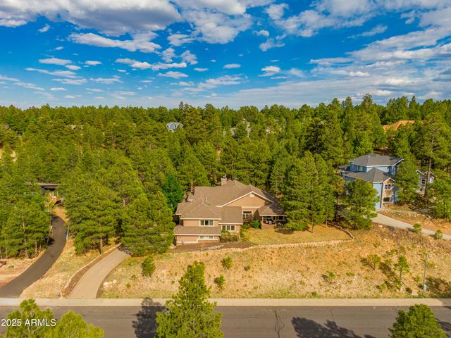 1018 N AMBERWOOD Street, Flagstaff, AZ 86004