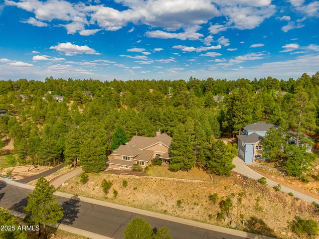 1018 N AMBERWOOD Street, Flagstaff, AZ 86004