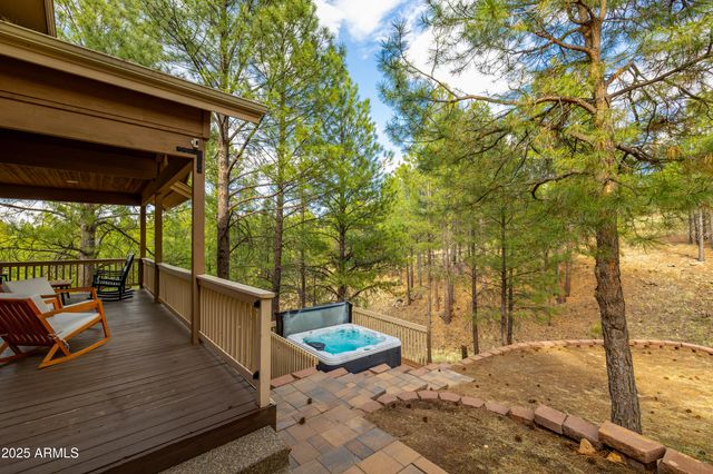 1018 N AMBERWOOD Street, Flagstaff, AZ 86004