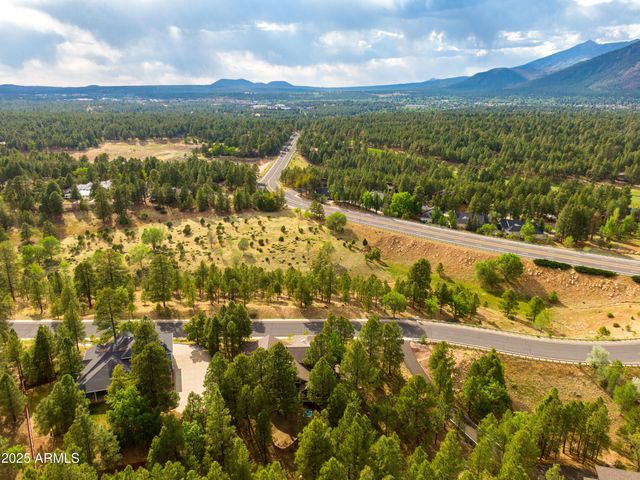 1018 N AMBERWOOD Street, Flagstaff, AZ 86004
