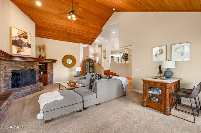 1018 N AMBERWOOD Street, Flagstaff, AZ 86004