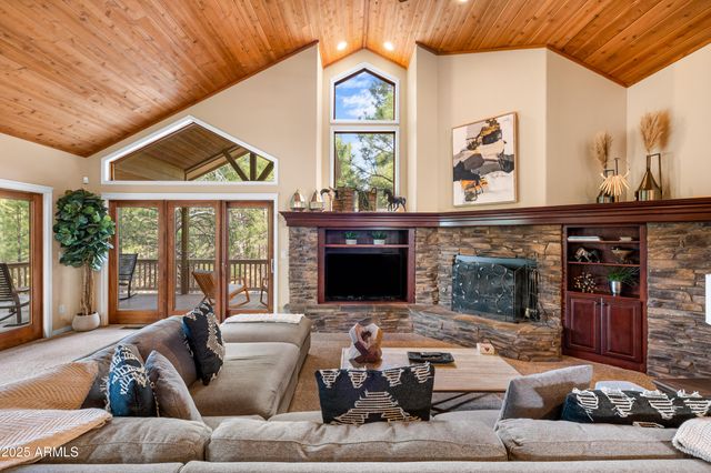 1018 N AMBERWOOD Street, Flagstaff, AZ 86004