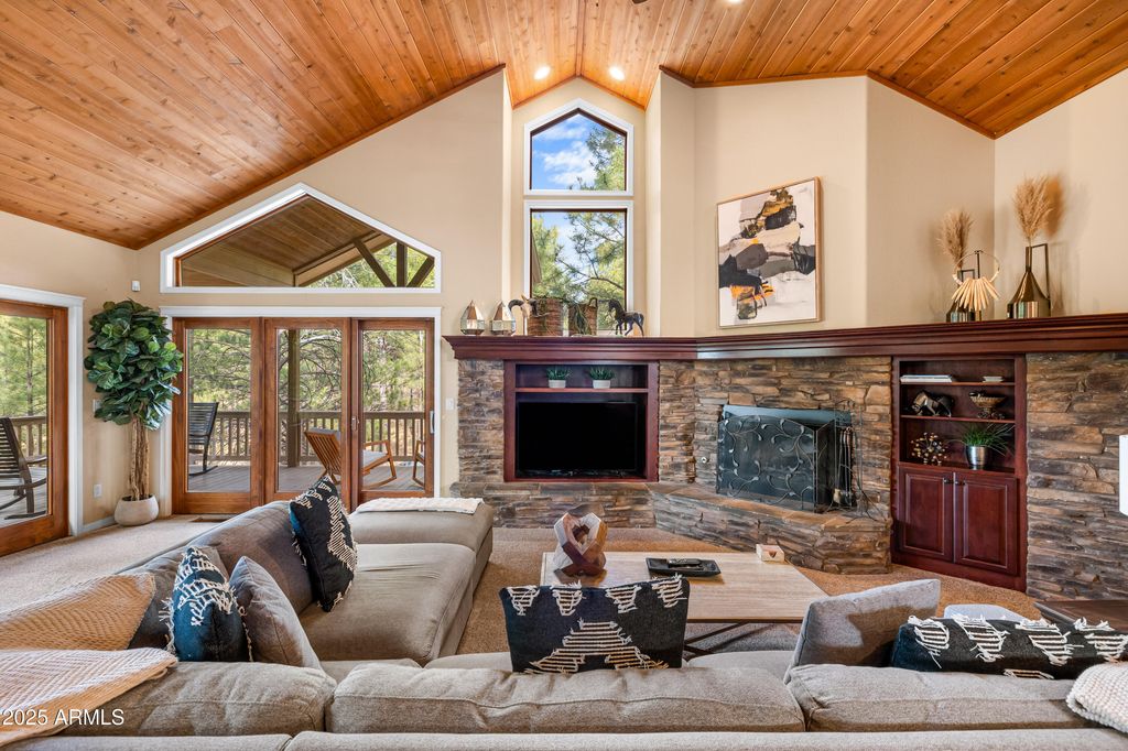 1018 N AMBERWOOD Street, Flagstaff, AZ 86004