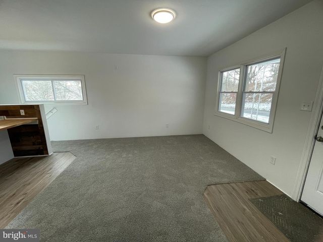 117 CHESTNUT ST, Saint Clair, PA 17970