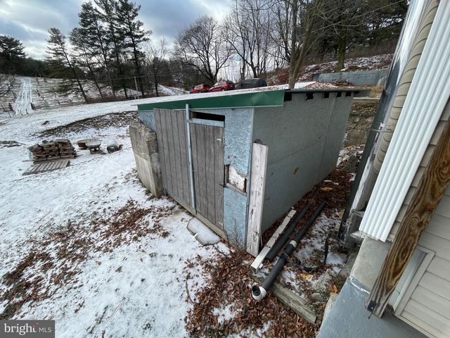 117 CHESTNUT ST, Saint Clair, PA 17970