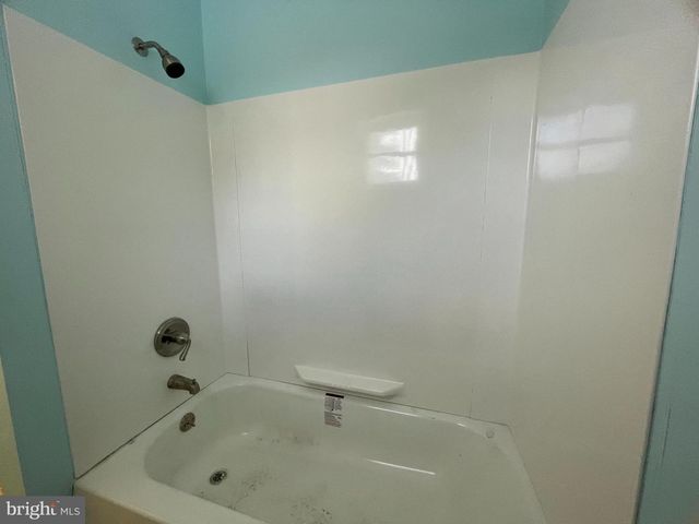 117 CHESTNUT ST, Saint Clair, PA 17970