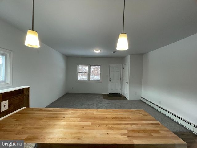 117 CHESTNUT ST, Saint Clair, PA 17970