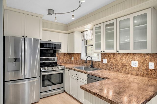 11450 Minnetonka Mills Road, Hopkins, MN 55305